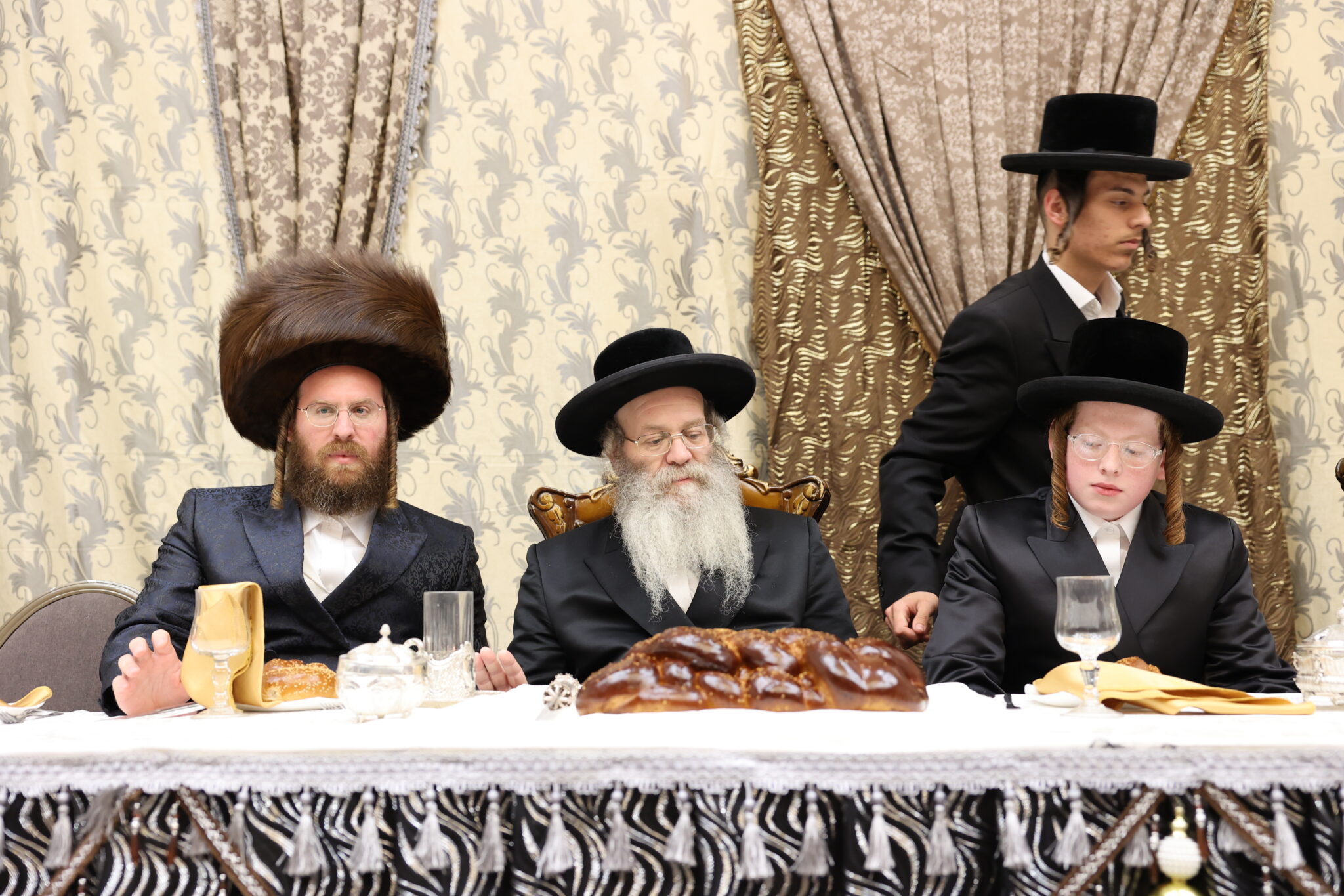 בהארנאסטייפל חגגו בר מצווה לנכד האדמו"ר