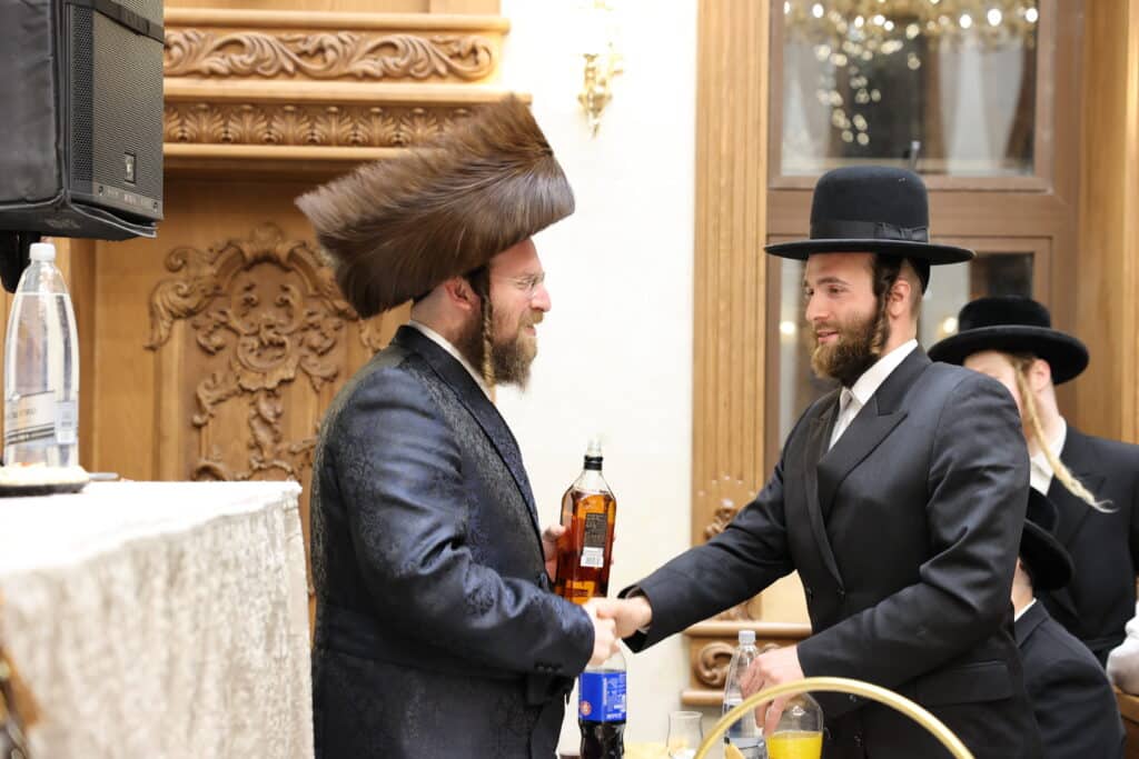 בהארנאסטייפל חגגו בר מצווה לנכד האדמו"ר