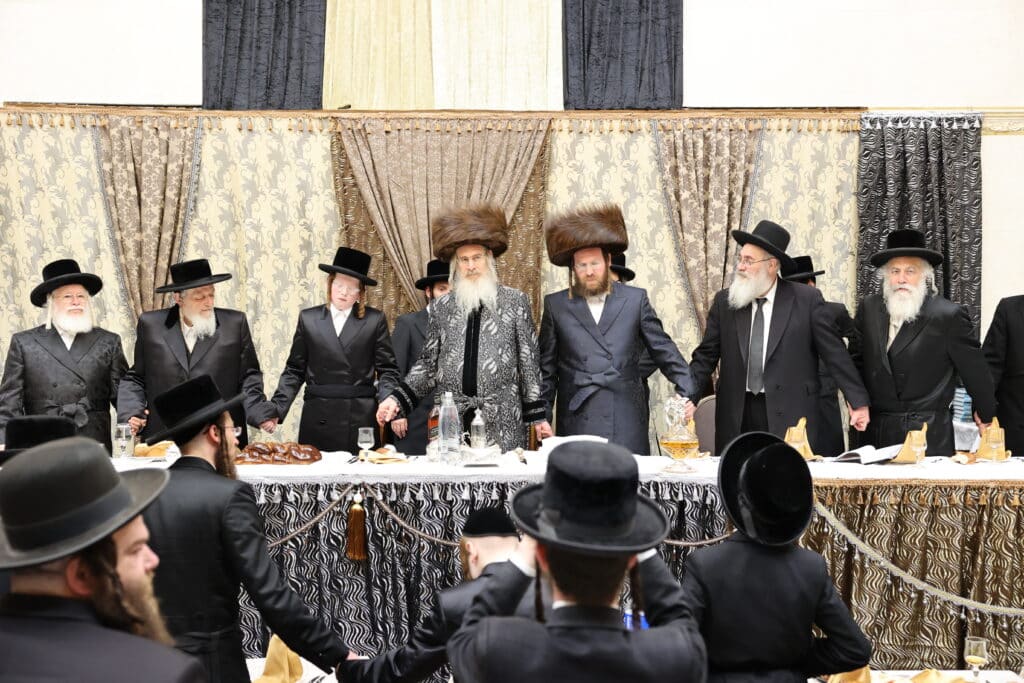 בהארנאסטייפל חגגו בר מצווה לנכד האדמו"ר