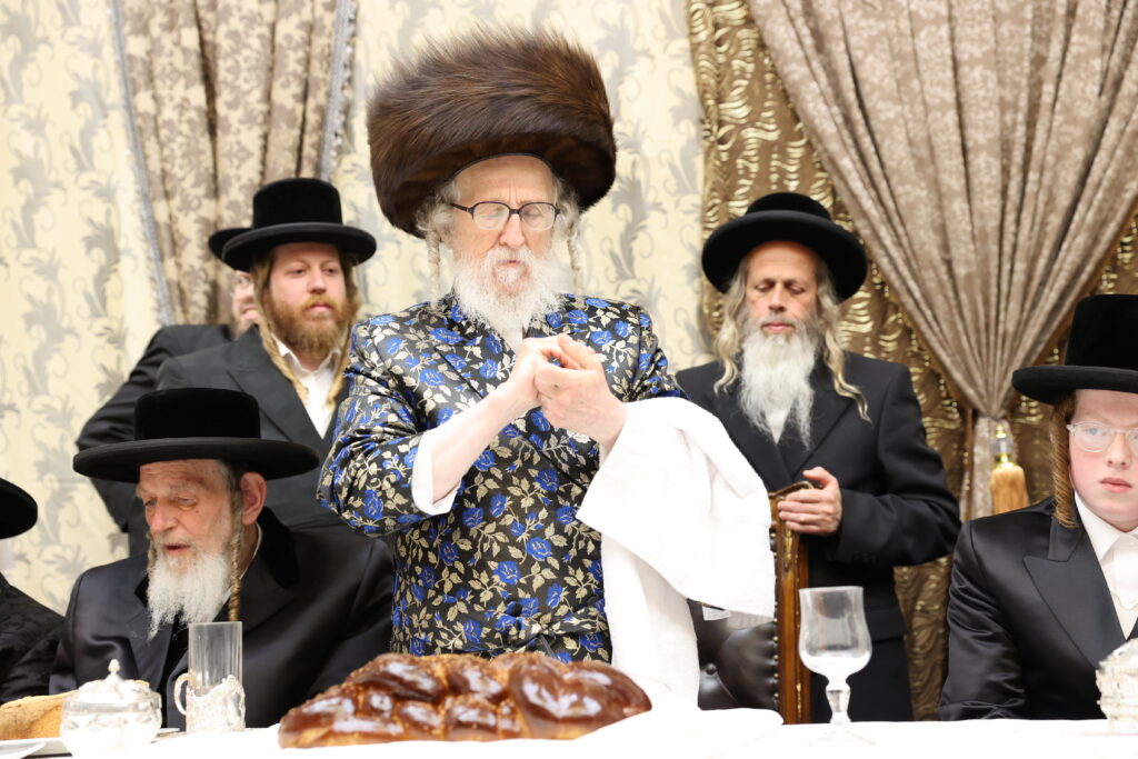 בהארנאסטייפל חגגו בר מצווה לנכד האדמו"ר