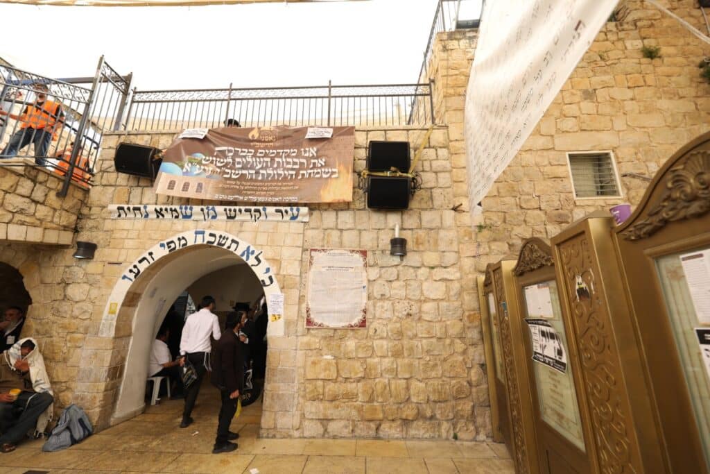 רבבות כבר זורמים למירון • הכטמן מגיש גלריה