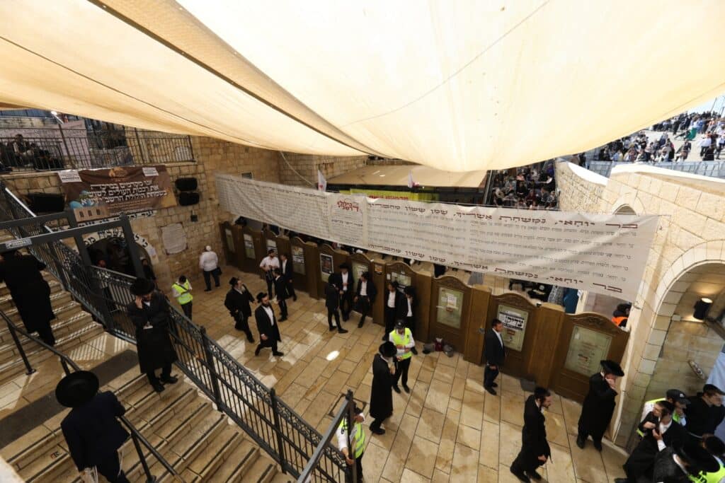 רבבות כבר זורמים למירון • הכטמן מגיש גלריה