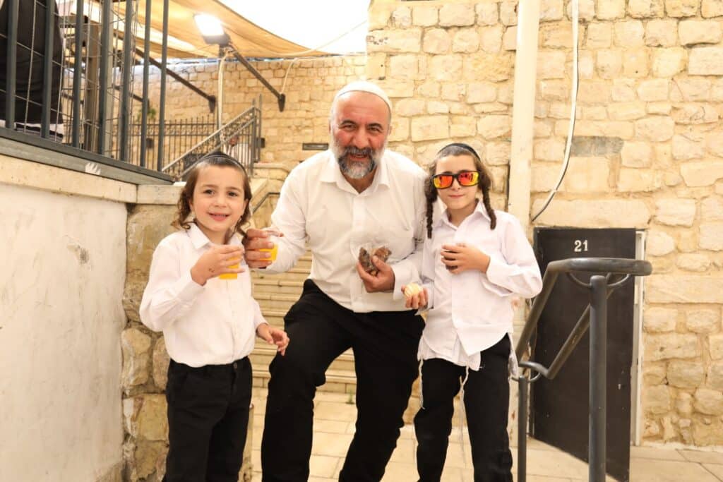 רבבות כבר זורמים למירון • הכטמן מגיש גלריה