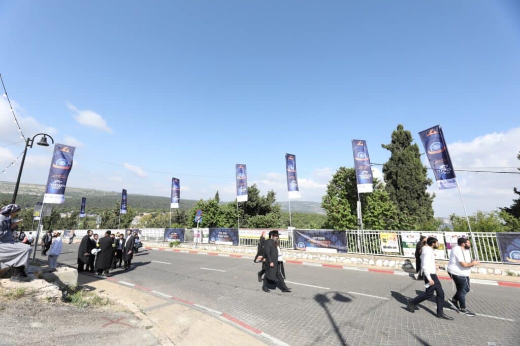 רבבות כבר זורמים למירון • הכטמן מגיש גלריה