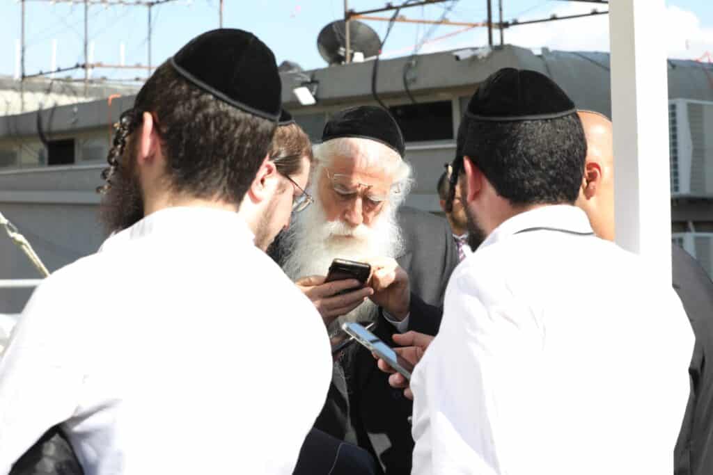 רבבות כבר זורמים למירון • הכטמן מגיש גלריה