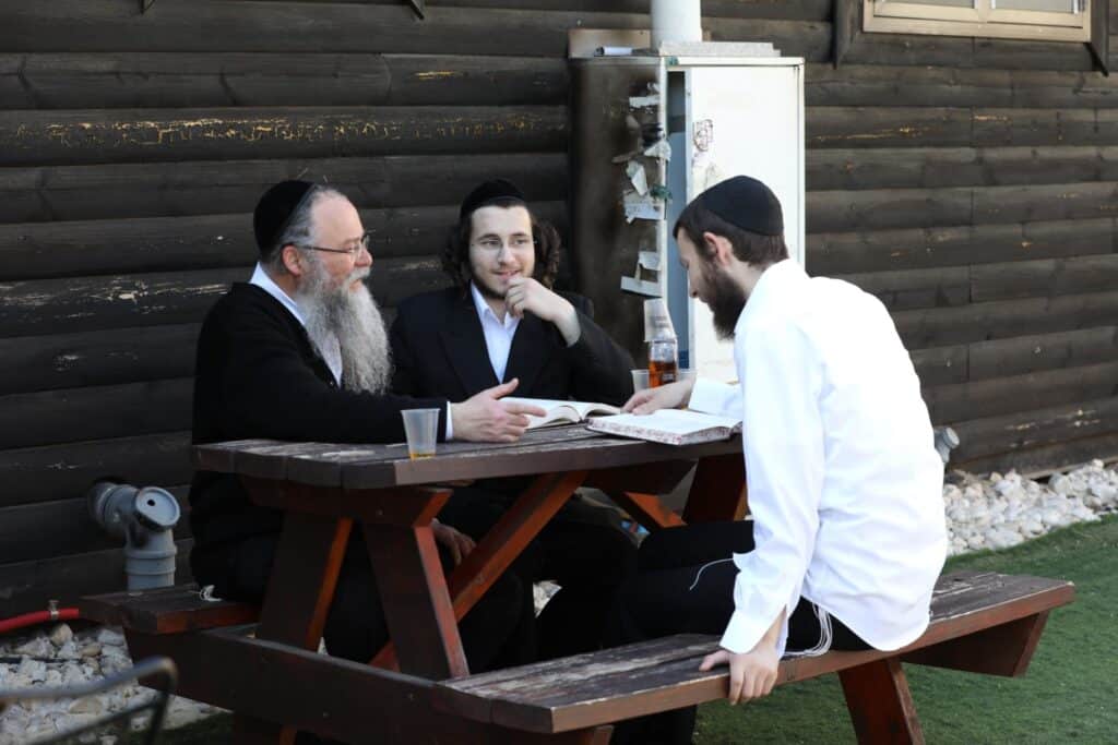 רבבות כבר זורמים למירון • הכטמן מגיש גלריה