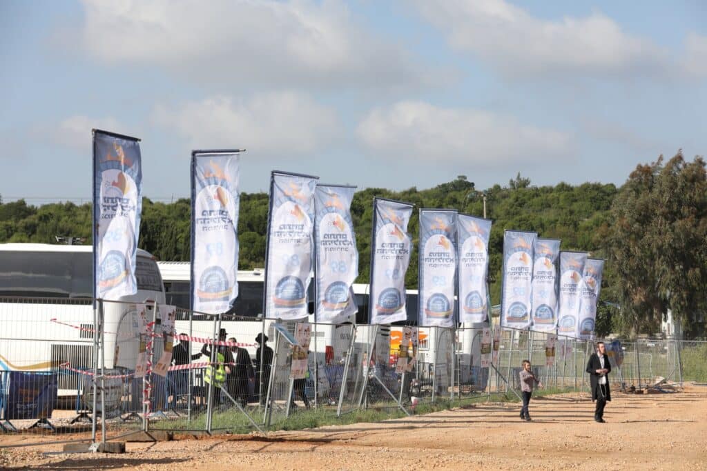 רבבות כבר זורמים למירון • הכטמן מגיש גלריה