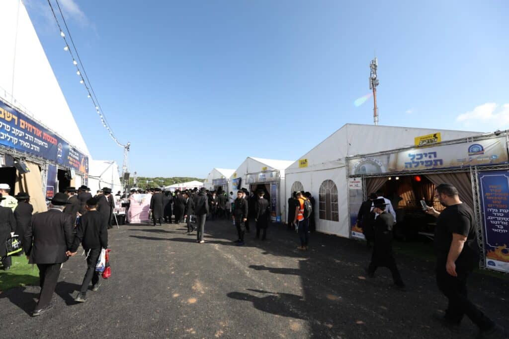 רבבות כבר זורמים למירון • הכטמן מגיש גלריה