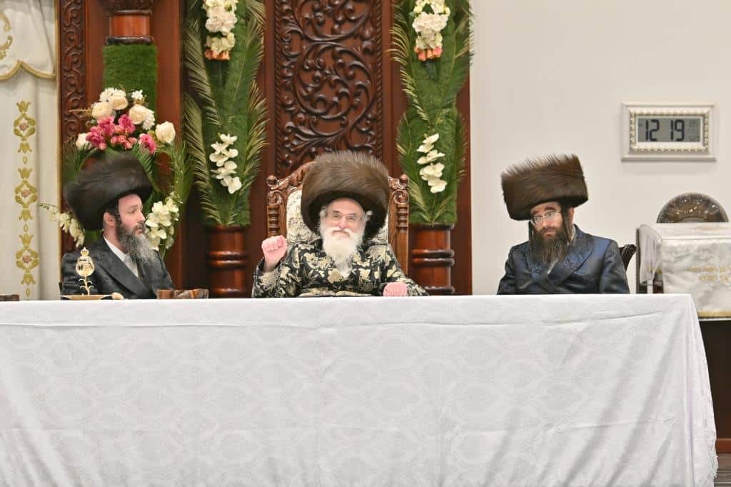 שבועות בחצר הקודש ויז'ניץ