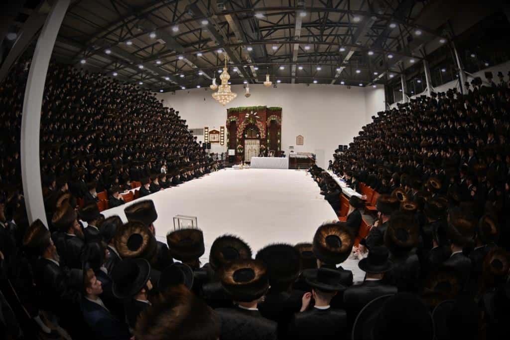 שבועות בחצר הקודש ויז'ניץ