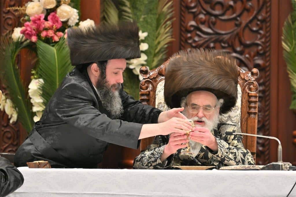 שבועות בחצר הקודש ויז'ניץ