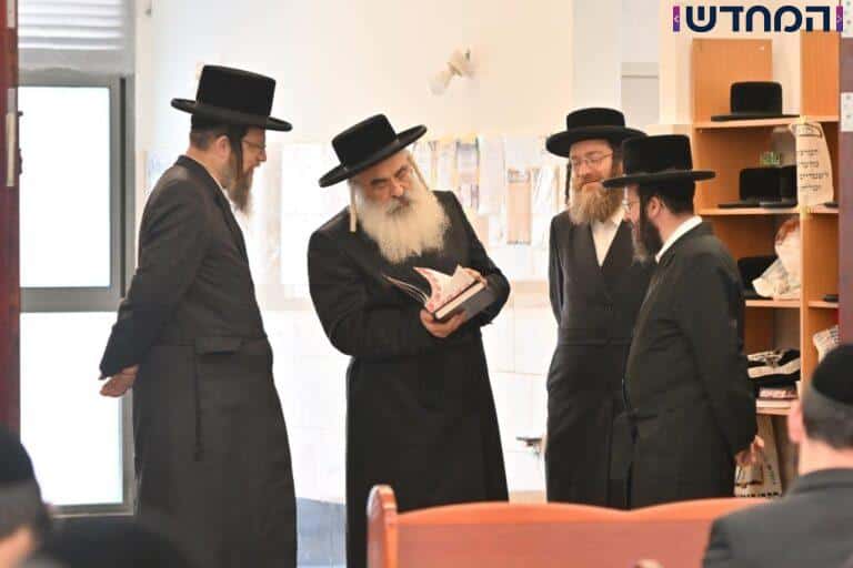 האדמו"ר מדושינסקיא ביקר בכולל החסידי
