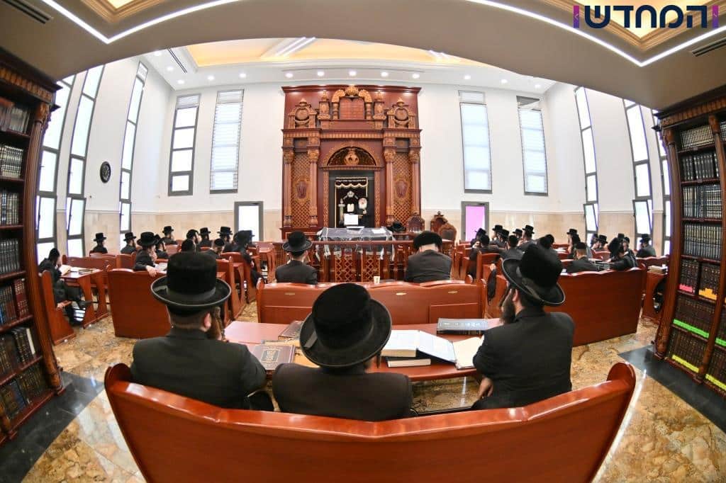 האדמו"ר מדושינסקיא ביקר בכולל החסידי