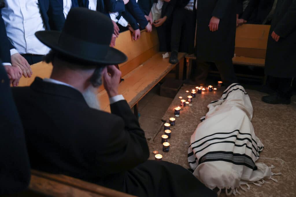 מתקשים להיפרד: תם מסע הלווייתו של מרן ראש הישיבה