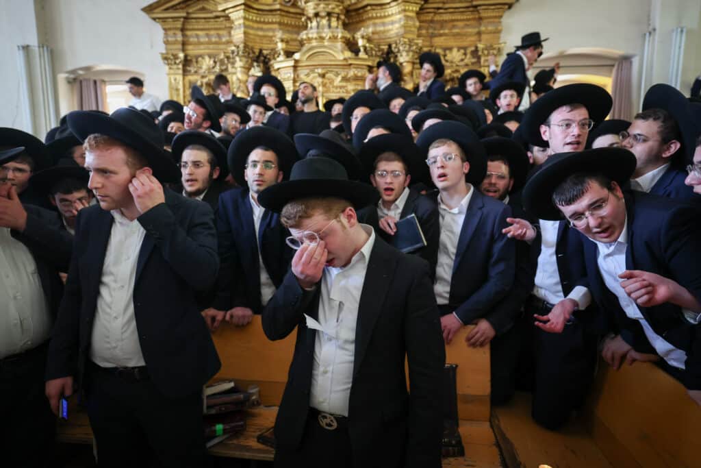 מתקשים להיפרד: תם מסע הלווייתו של מרן ראש הישיבה