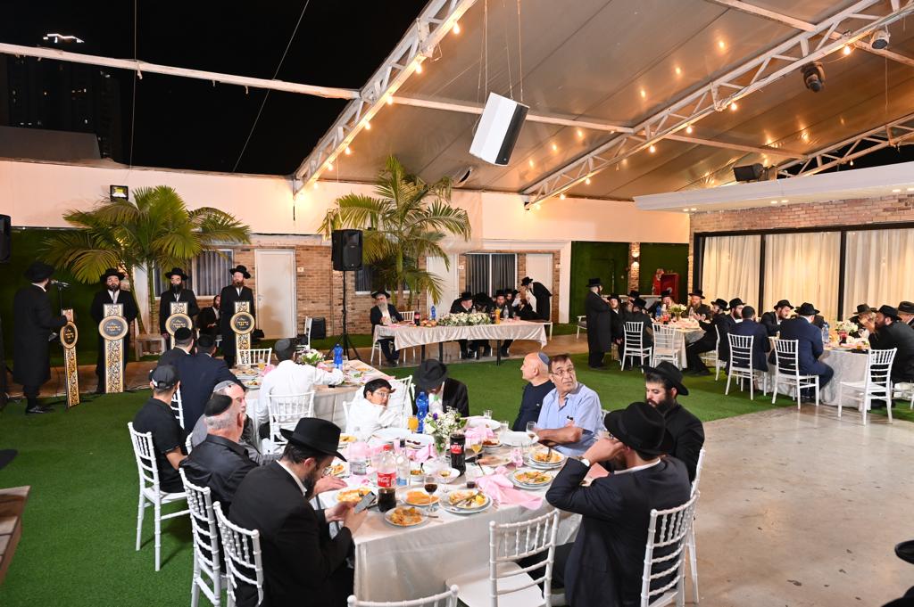 איש התקשורת התארס עם ביתו של רב העיר