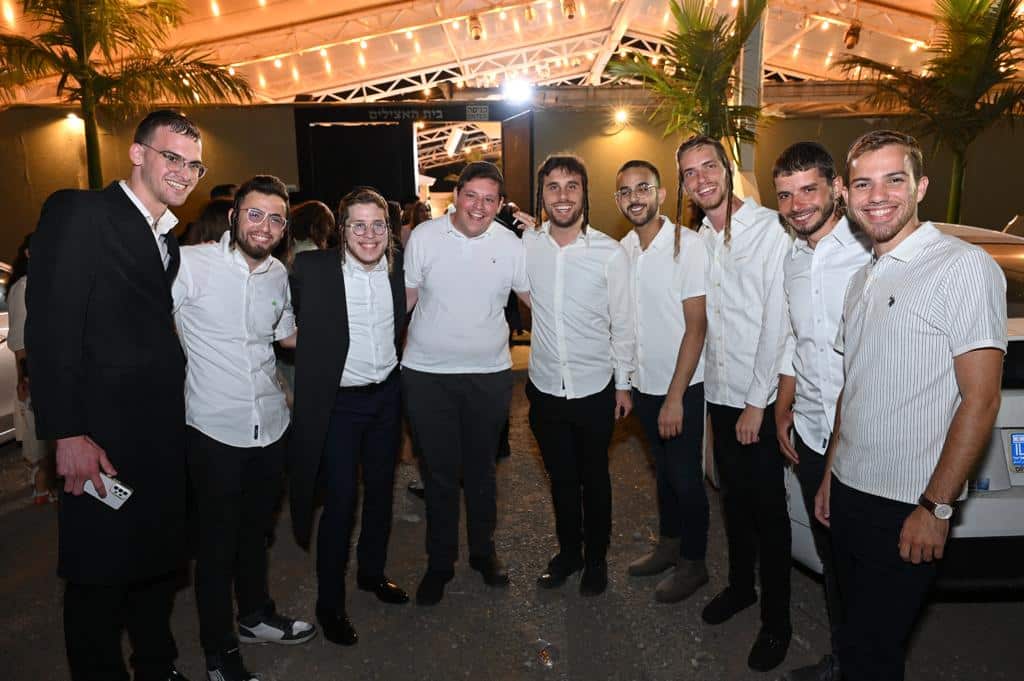 איש התקשורת התארס עם ביתו של רב העיר