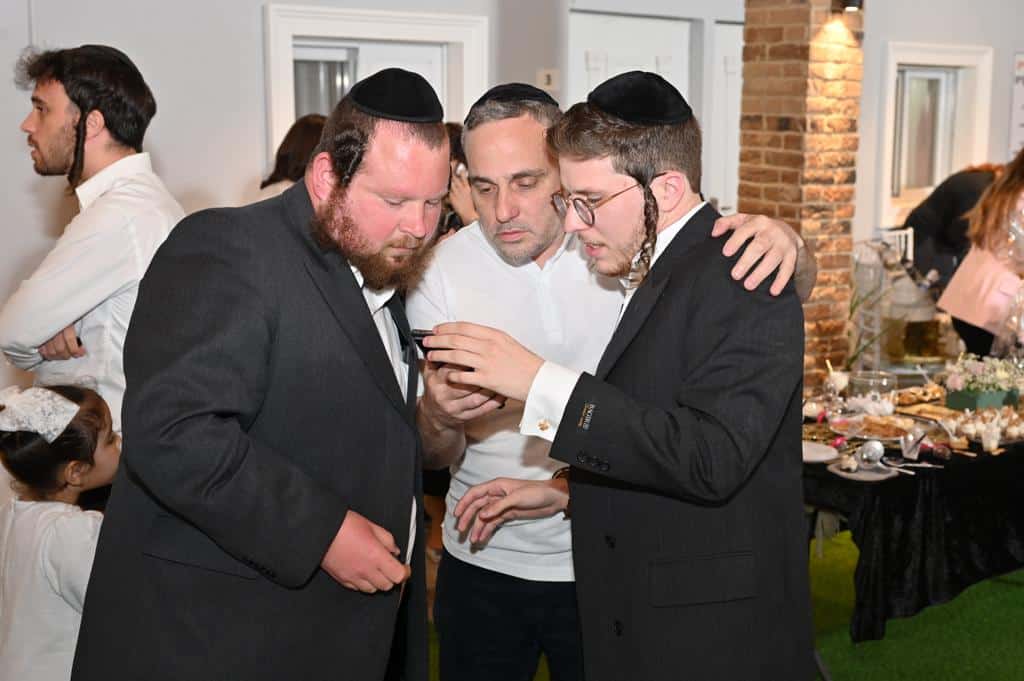 איש התקשורת התארס עם ביתו של רב העיר