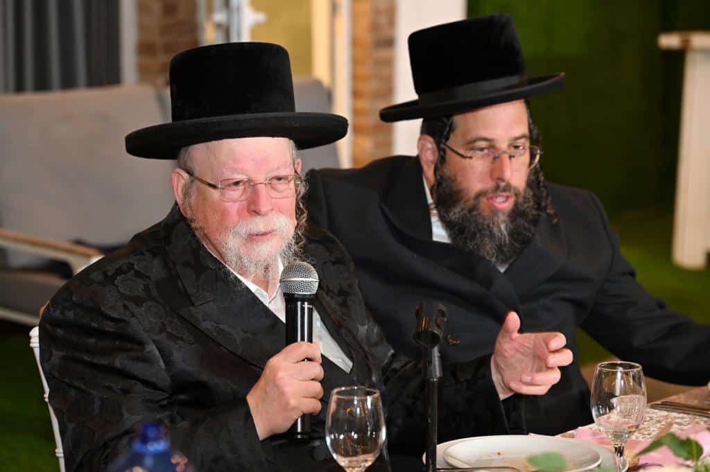 איש התקשורת התארס עם ביתו של רב העיר