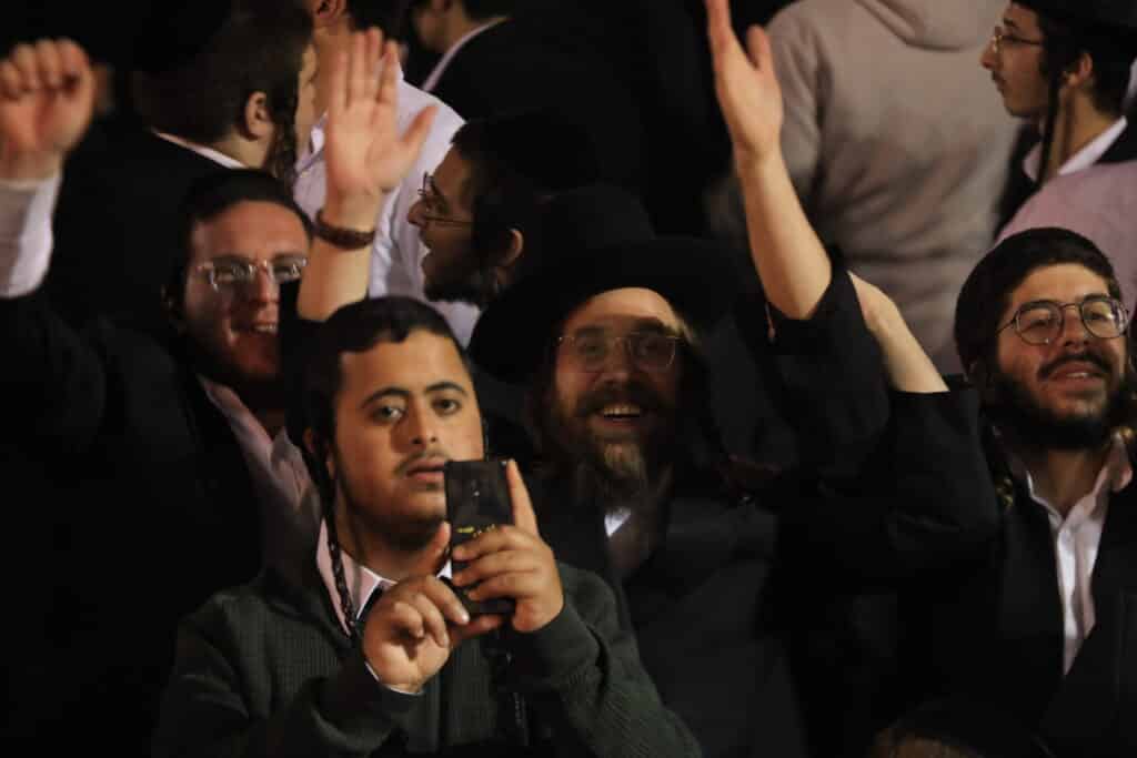 גלריה: ההדלקה המרכזית שע"י קהילת ברסלב "נחלי נצח"