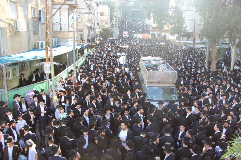 מסע ההלוויה: תיעוד מהעדשה של איתי קצב • גלריה