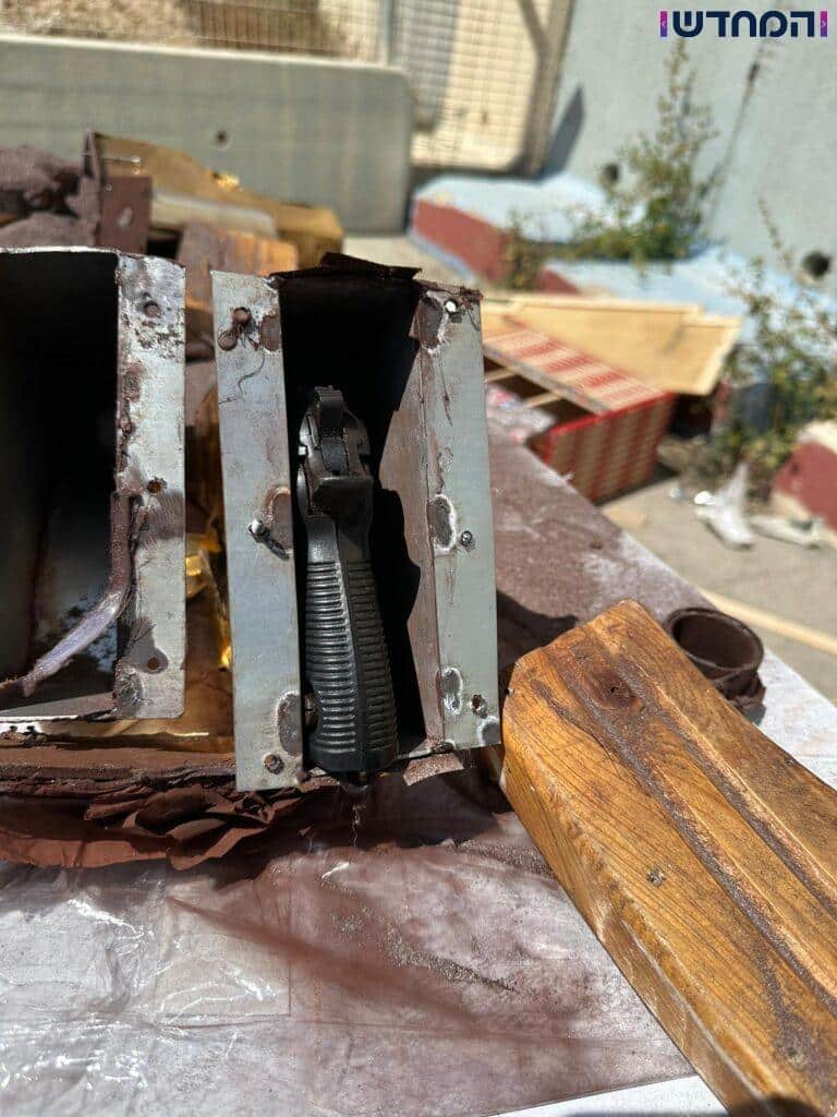 הבודקים נדהמו: תחמושת נחשפה בתוך משלוח רהיטים