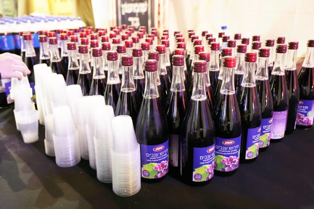 רבבות לקחו חלק בסעודת ההילולא הגדולה בעולם