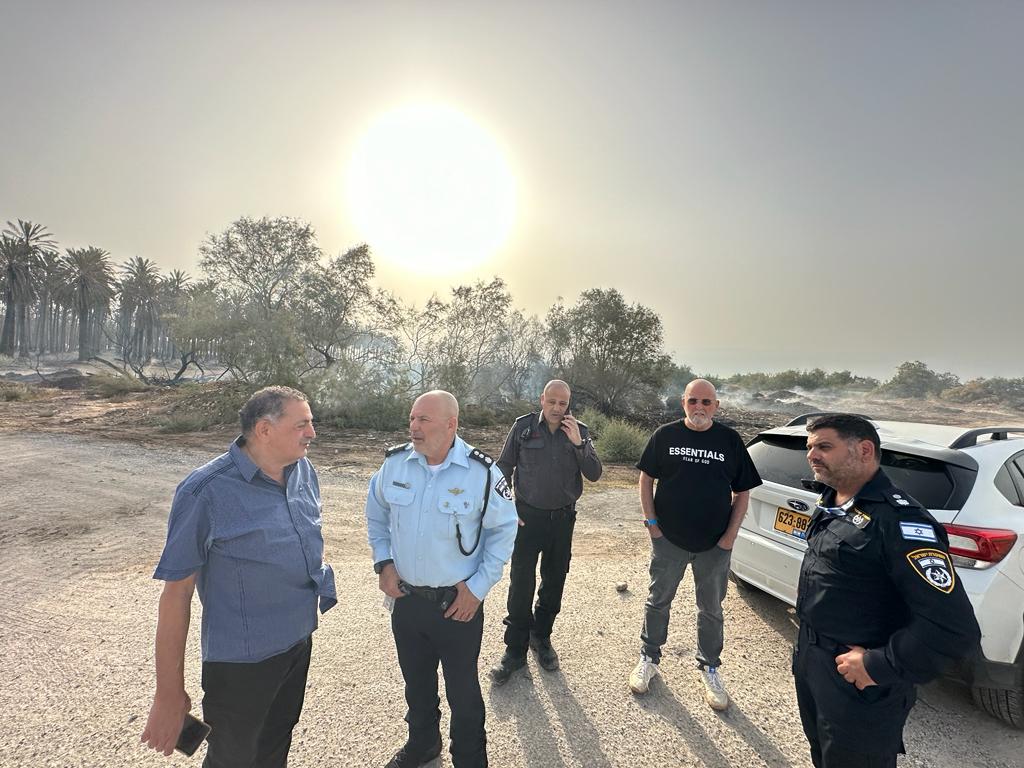 מטעי התמרים עלו באש: שריפה ליד חופי ים המלח