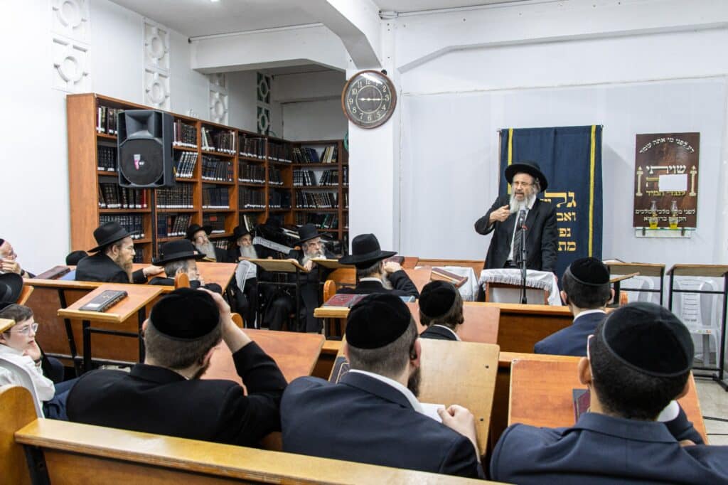 גלריה: ראש ישיבת חברון מסר שיחה בפני אברכי הכוללים