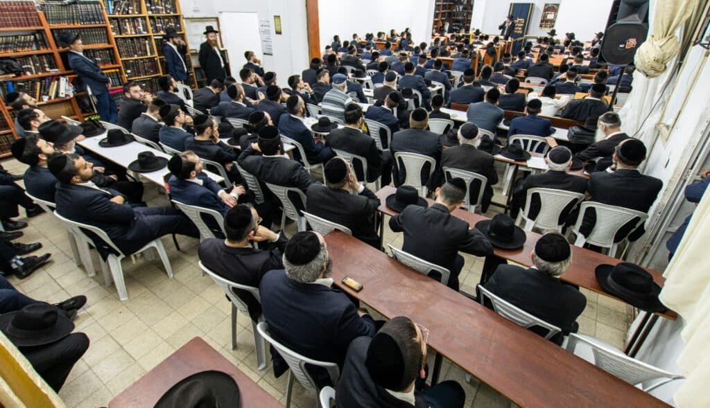 גלריה: ראש ישיבת חברון מסר שיחה בפני אברכי הכוללים