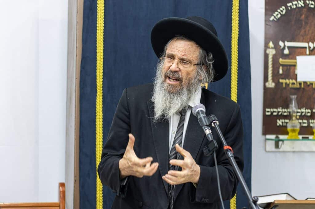 גלריה: ראש ישיבת חברון מסר שיחה בפני אברכי הכוללים