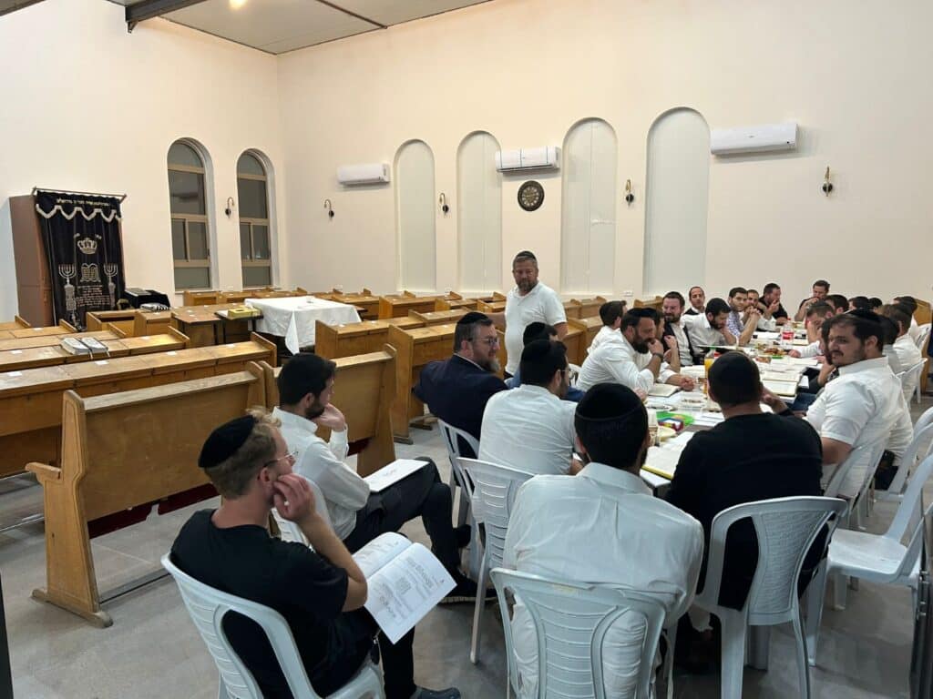 הצצה: מהפכת הכוללים לחרדים עובדים