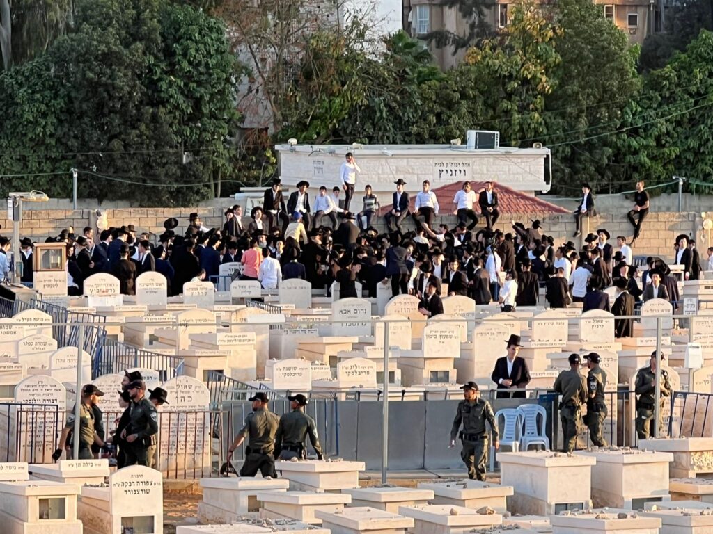 מתקשים להיפרד: תם מסע הלווייתו של מרן ראש הישיבה