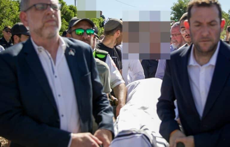 בהשתתפות המונים: הנרצח ליד חומש הובא למנוחות