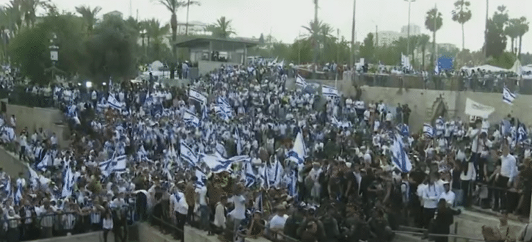 עימותים בשער שכם: המשטרה מונעת מהצועדים להגיע לשער שכם