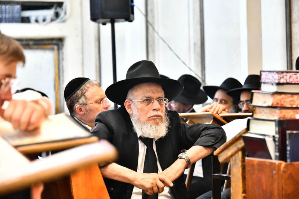 בפונביז' ספדו לרשכבה"ג מרן הגרי"ג זצוק"ל