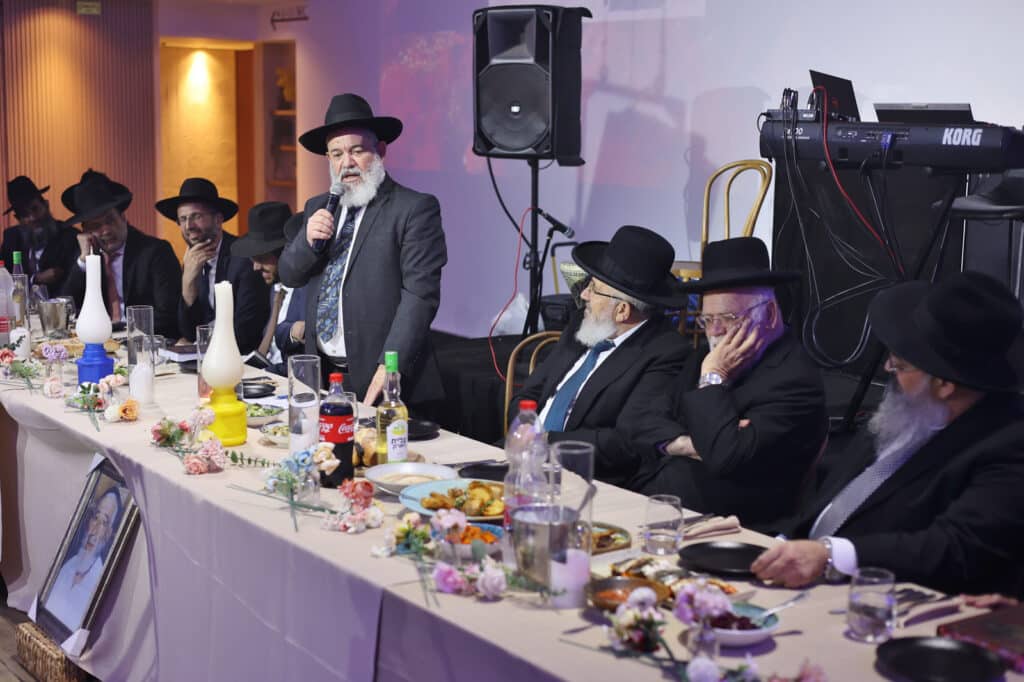 במעמד 300 גבאים: הגר"צ בוארון הוכתר לרב העדה