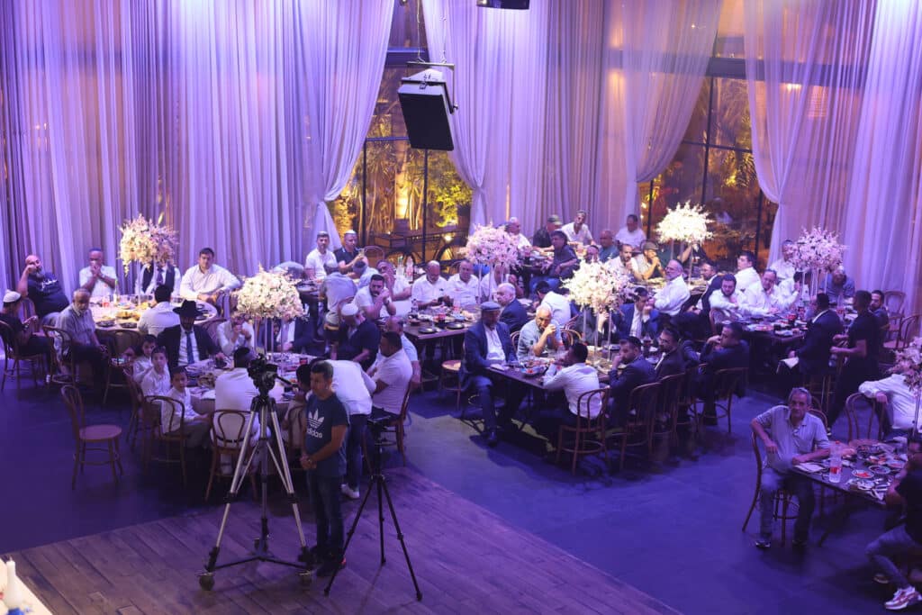 במעמד 300 גבאים: הגר"צ בוארון הוכתר לרב העדה