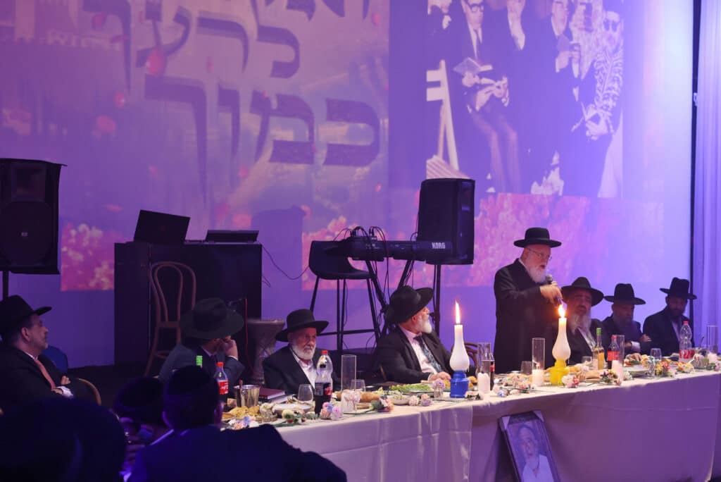 במעמד 300 גבאים: הגר"צ בוארון הוכתר לרב העדה