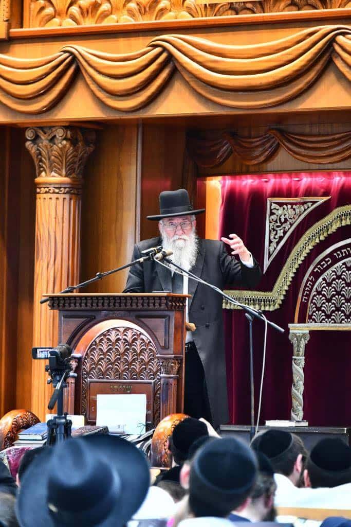 בפונביז' ספדו לרשכבה"ג מרן הגרי"ג זצוק"ל