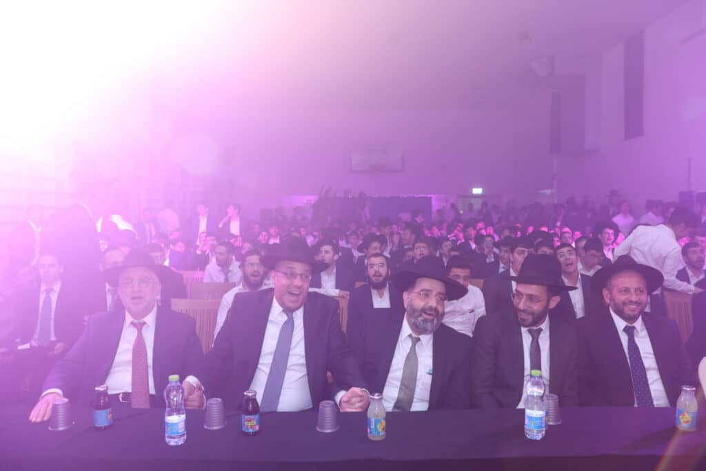 גדולי התורה באו להוקיר את בני התורה • גלריה