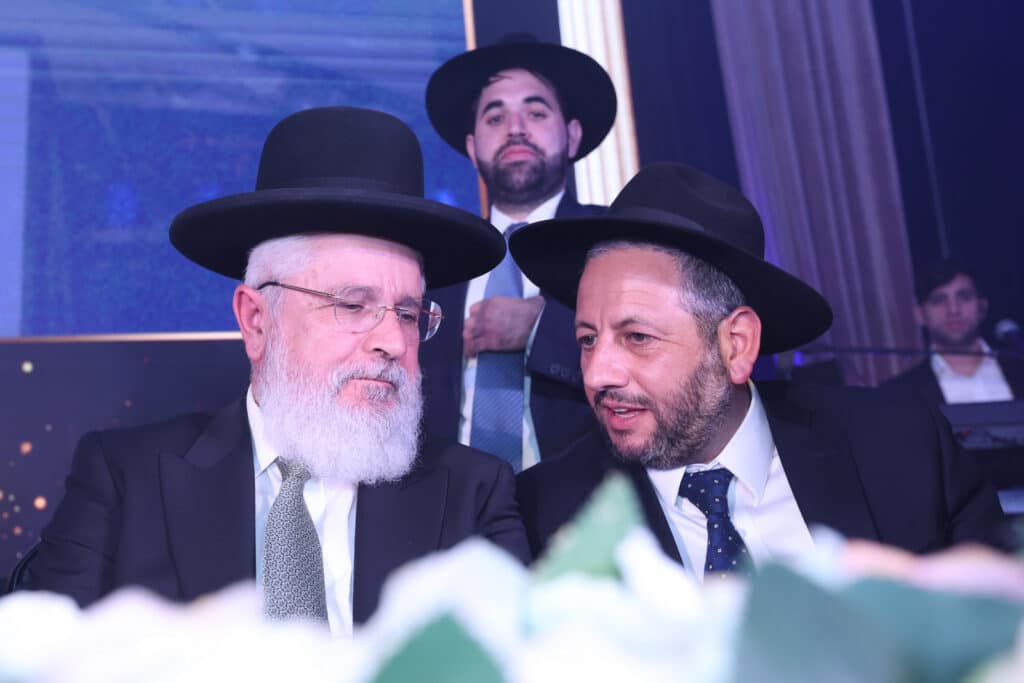 גדולי התורה באו להוקיר את בני התורה • גלריה