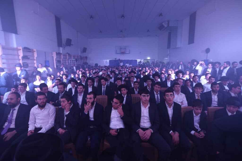 גדולי התורה באו להוקיר את בני התורה • גלריה