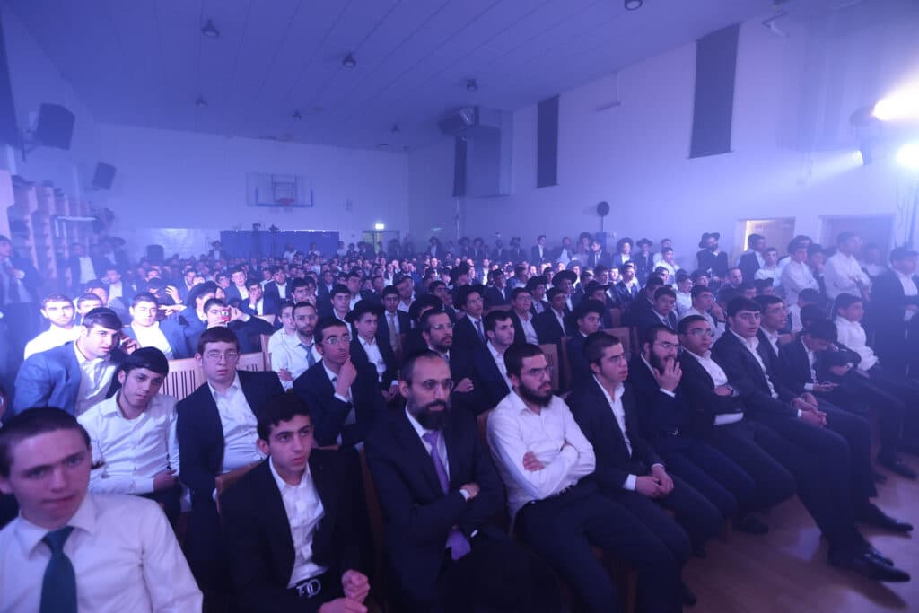 גדולי התורה באו להוקיר את בני התורה • גלריה