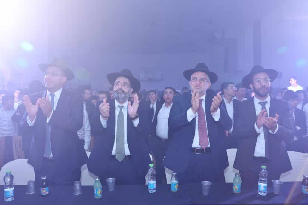 גדולי התורה באו להוקיר את בני התורה • גלריה