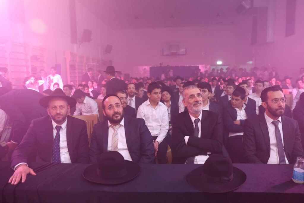 גדולי התורה באו להוקיר את בני התורה • גלריה