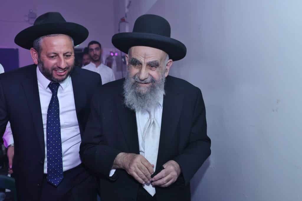 גדולי התורה באו להוקיר את בני התורה • גלריה