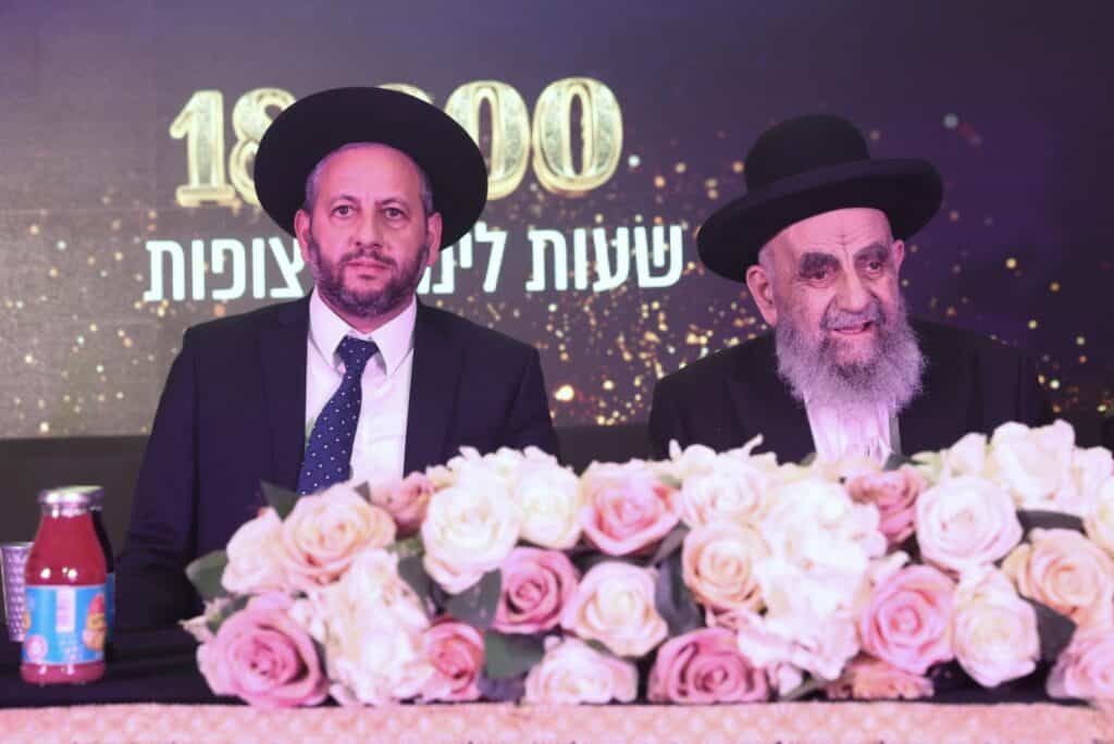 גדולי התורה באו להוקיר את בני התורה • גלריה