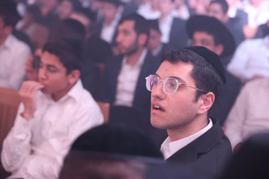 גדולי התורה באו להוקיר את בני התורה • גלריה