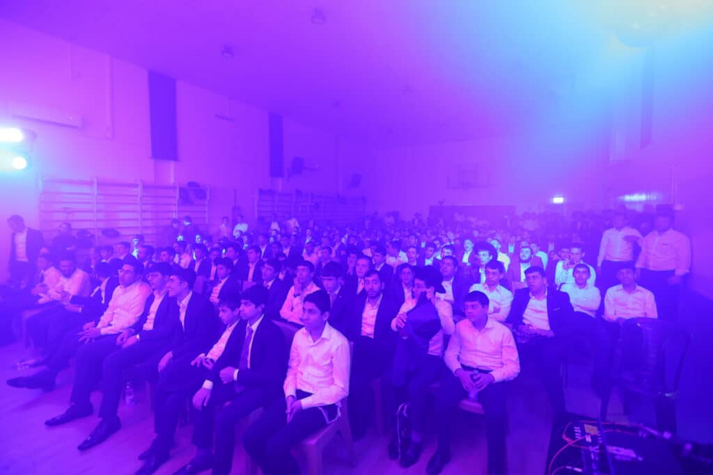 גדולי התורה באו להוקיר את בני התורה • גלריה